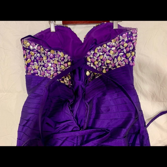 Prom dress - Picture 2 of 6